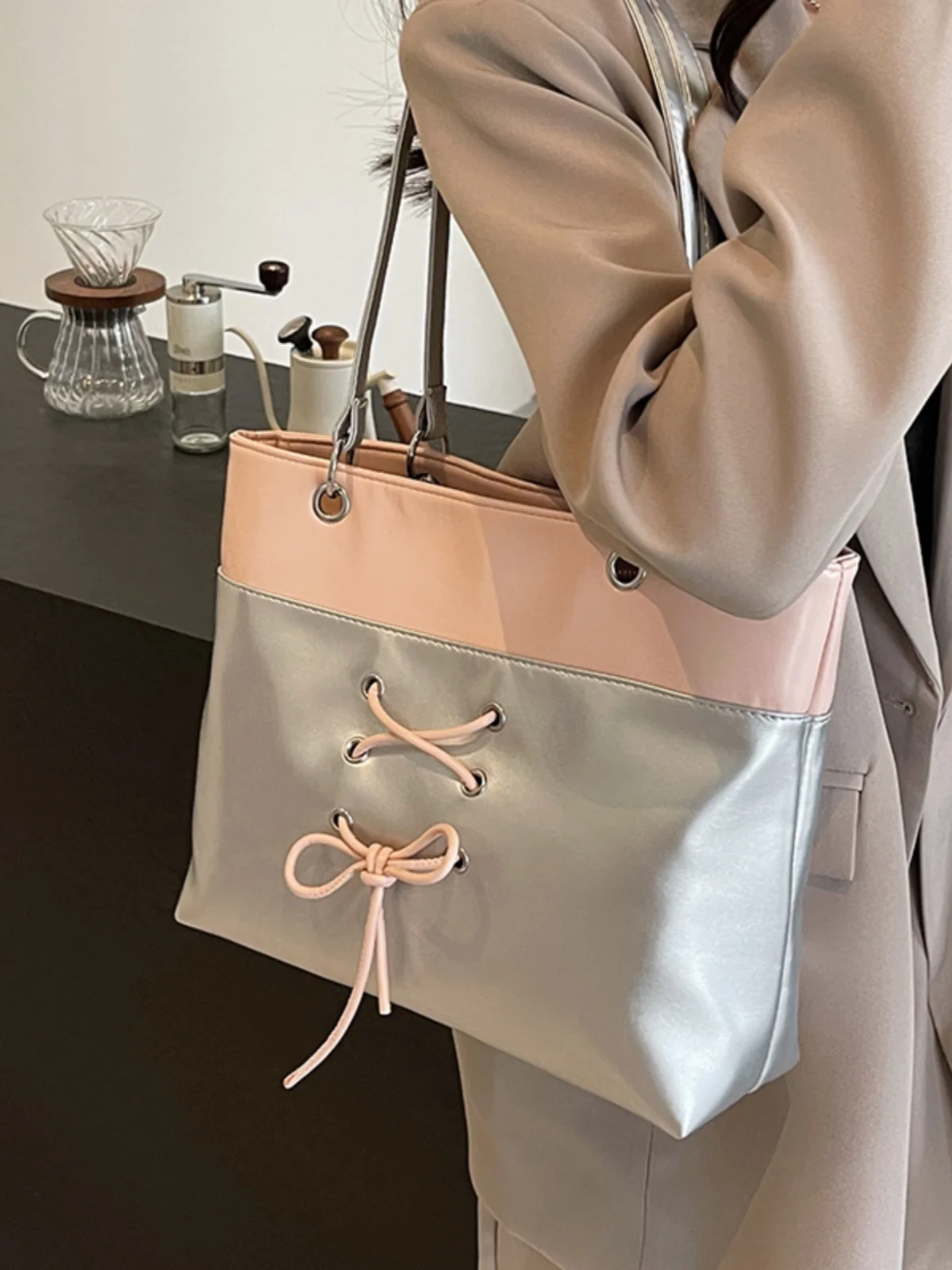 Color Blocking Splicing Large Capacity Tote Bag 2024 New Women's Bow Tie Zipper Shoulder Bags Daily Commuting Classroom Handbag