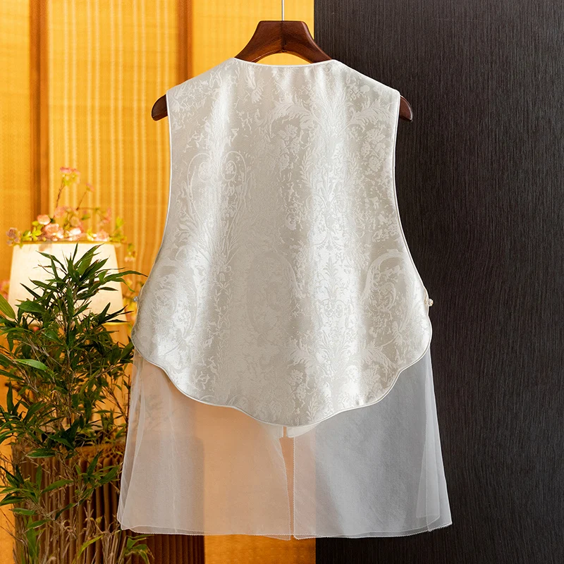 New Chinese-Style Heavy Embroidery Fashion Versatile Buttoned Vest for Women 2026 Spring New Simple Commuter Vest