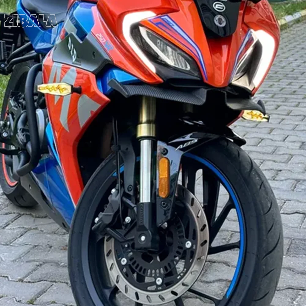 

FOR CFMOTO 300SR 250SR MY22 2022 FUN ABS 2020 250 300 SR Front Spoiler Winglets Aerodynamic Wing Spoiler Front Fairing Wing Kit