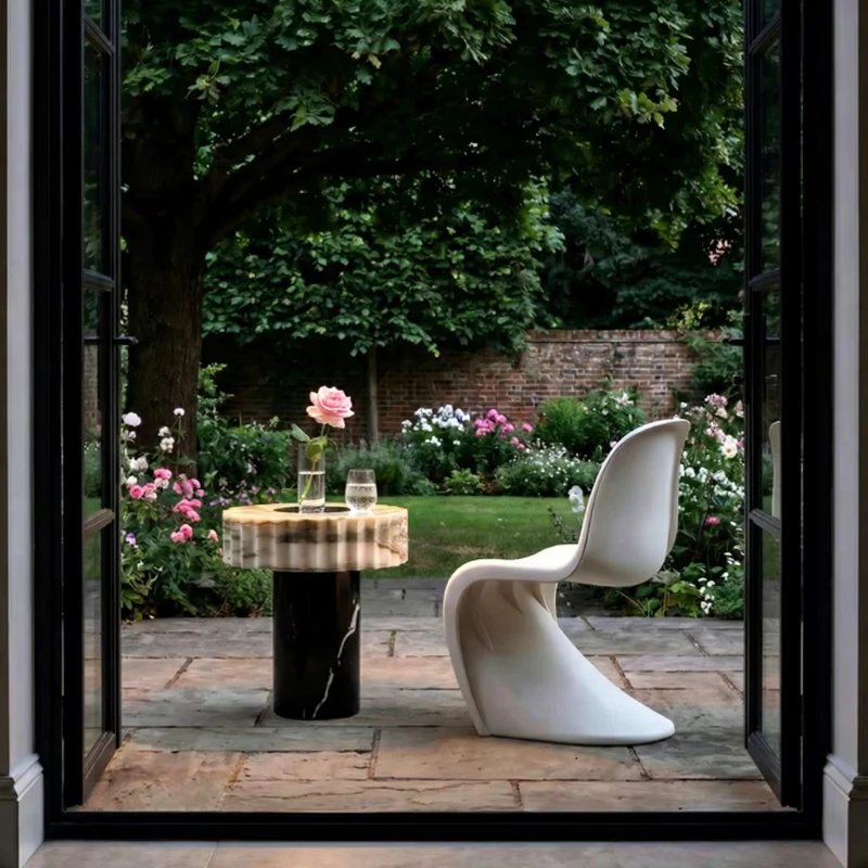 Nordic-style modern design with durable marble side tables, suitable for the living rooms and bedrooms of luxury villas