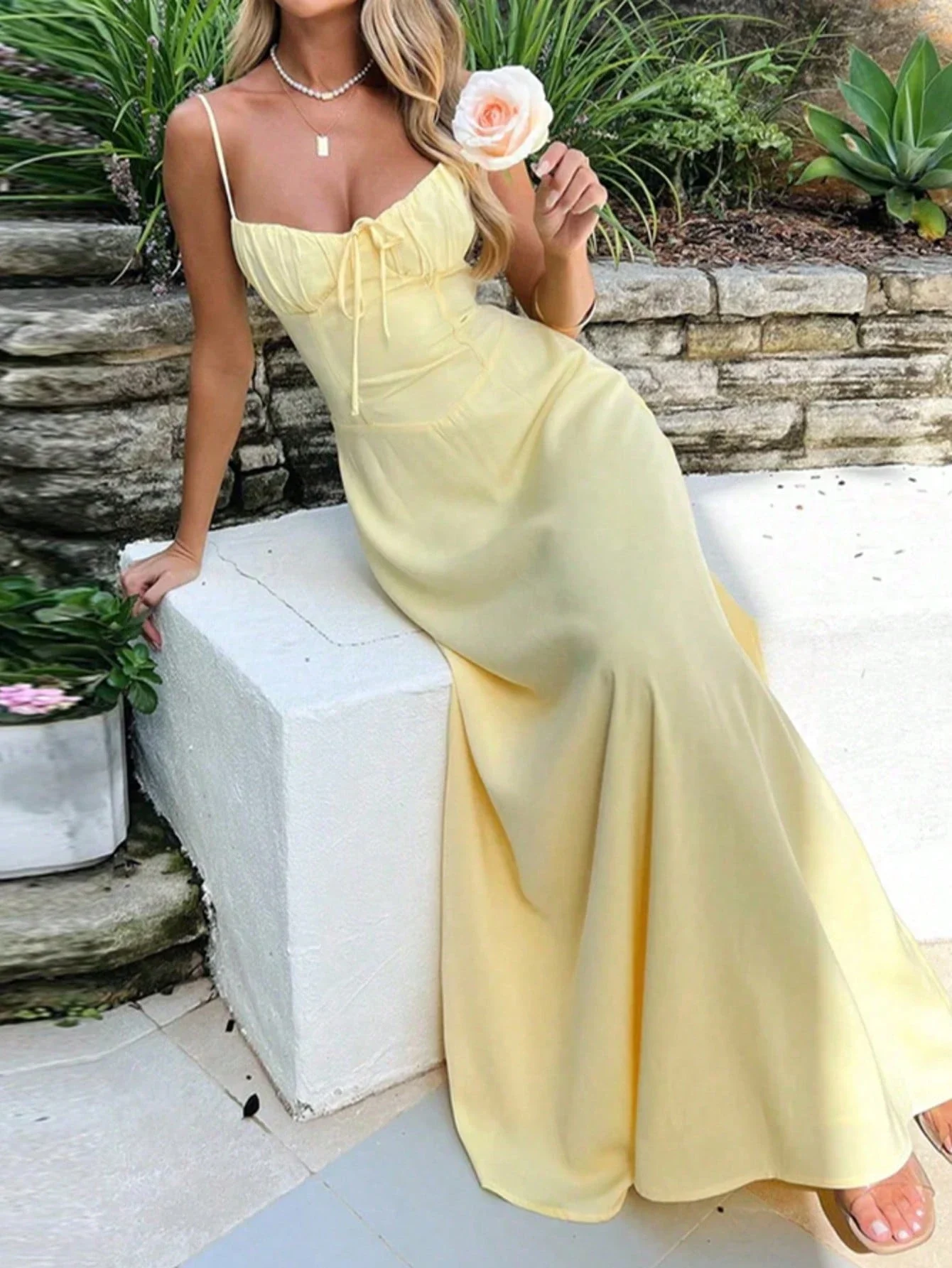 Women's Elegant Backless A-Line Sundress For Summer Vacation