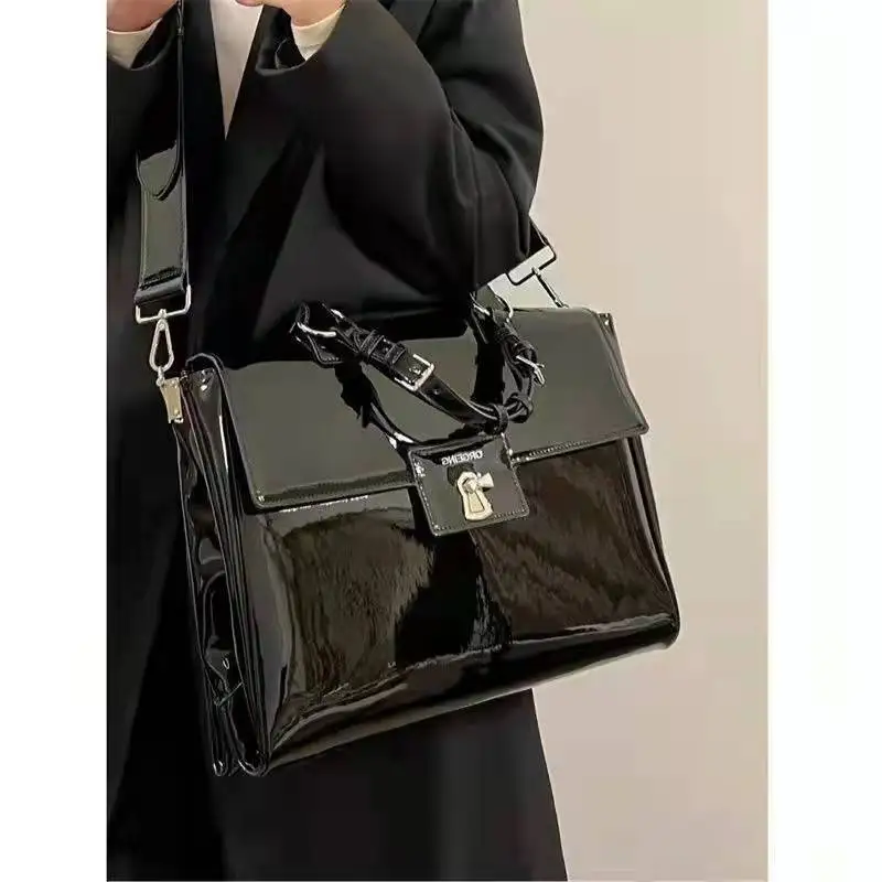 Computer Bag 16 Inch New Patent Leather Large Capacity Shoulder Bag Computer Bag Crossbody Anime Pain Bag