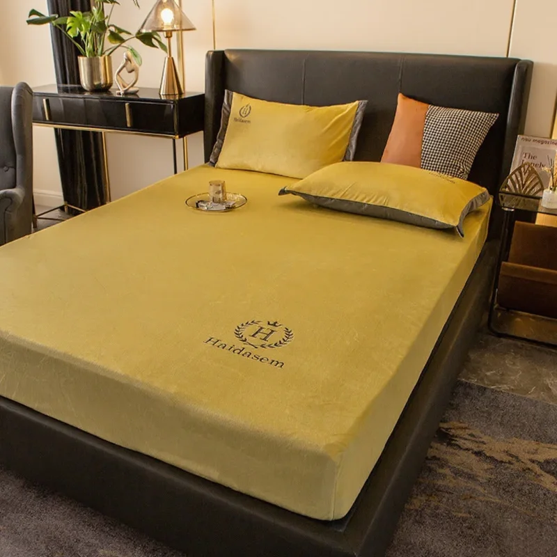 

King size double bed 1 mattress cover+2 pillowcases 3 sets ultra soft velvet bed sheet embroidered coral wool bed sheet cover