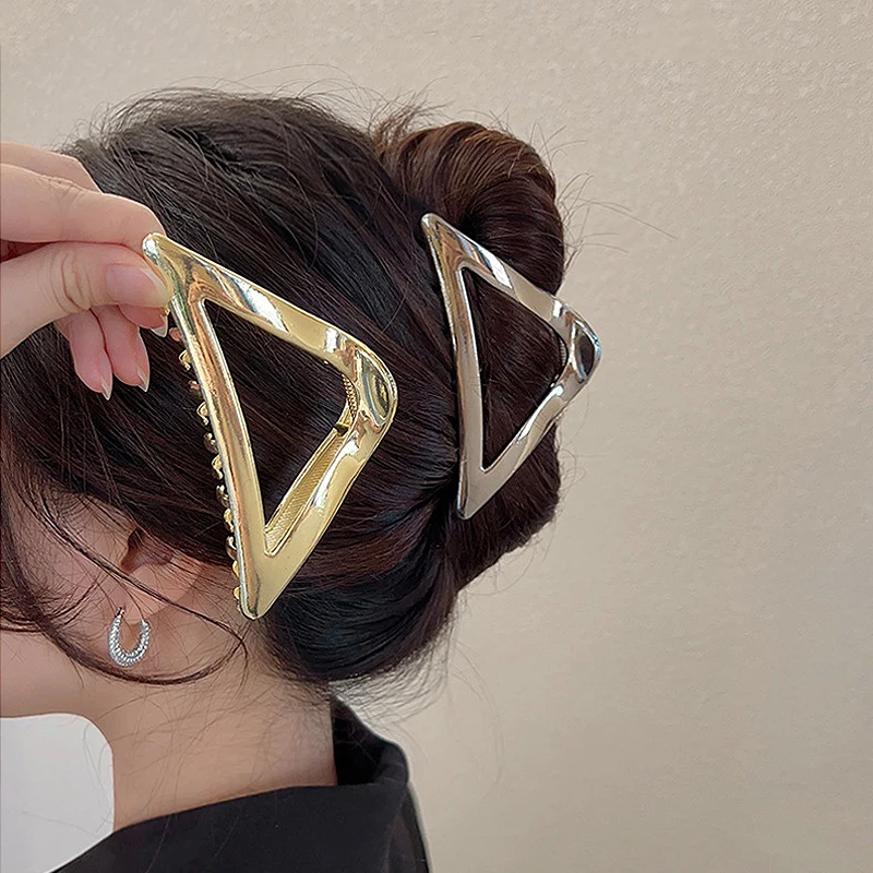 Women Metal Hair Claw Geometric Hollow Hair Clips Triangle Shape Headband Girls Crab Clip Barrettes Fashion Hair Accessories