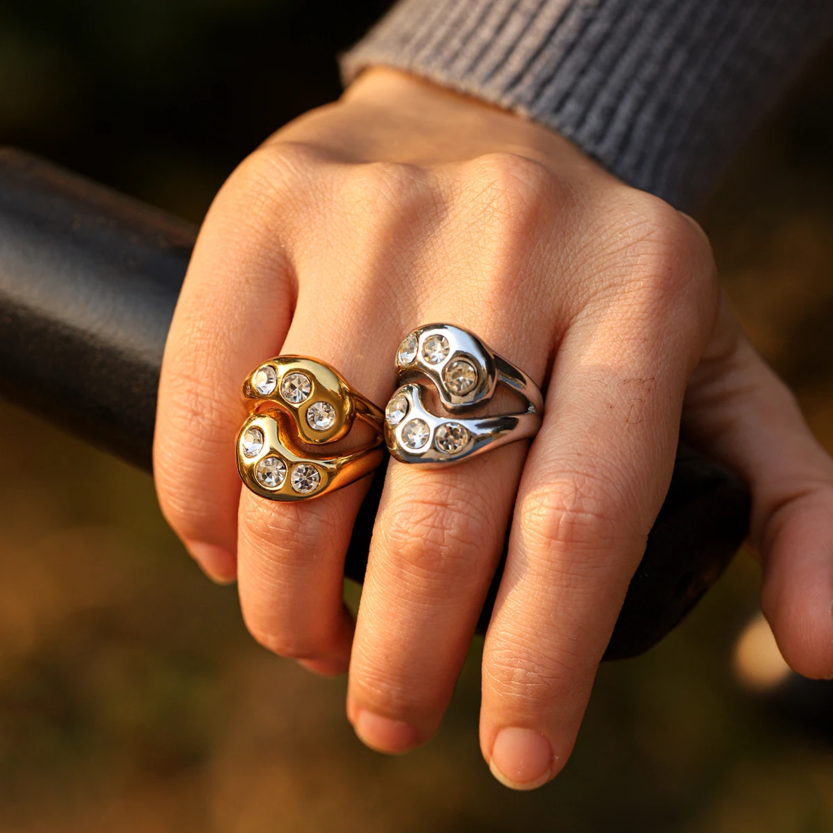 

Huang Chao Women's18K Gold Plated Stainless Steel Open Ring Water Luxury Jewelry High Quality Fashion Accessories Birthday Gifts