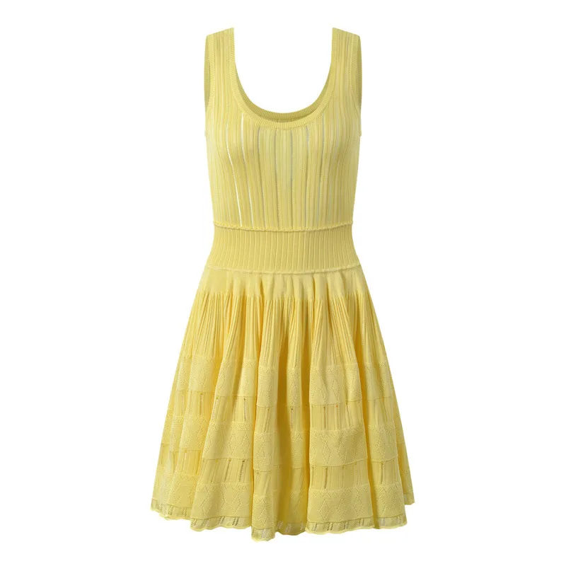 فستان CHUJIE منسوج بطيات - حمالة مجوفة على شكل حرف U - ضيق للخصر - ملابس صيفية بدون أكمام - مزيج فيسكوز قابل للتمدد