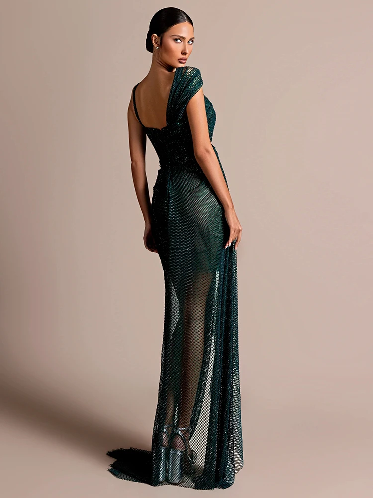 فستان طويل شبكي كريستالي أخضر زمردي - فستان بفتحة كتف واحدة لحفلات الكوكتيل الراقية وعرض السجادة الحمراء