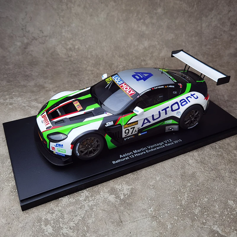 AUTOART 1:18 Aston Martin VANTAGE V12 BATHURST 12HOUR 2015 #97 Race car Collector car model collect holiday gifts