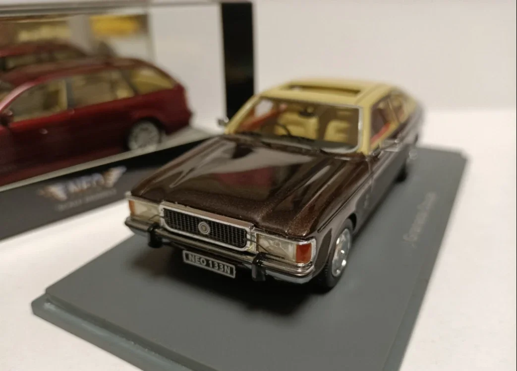 NEO 1:43 Granada Coupe Brown Simulation Limited Edition Resin Metal Static Car Model Toy Gift