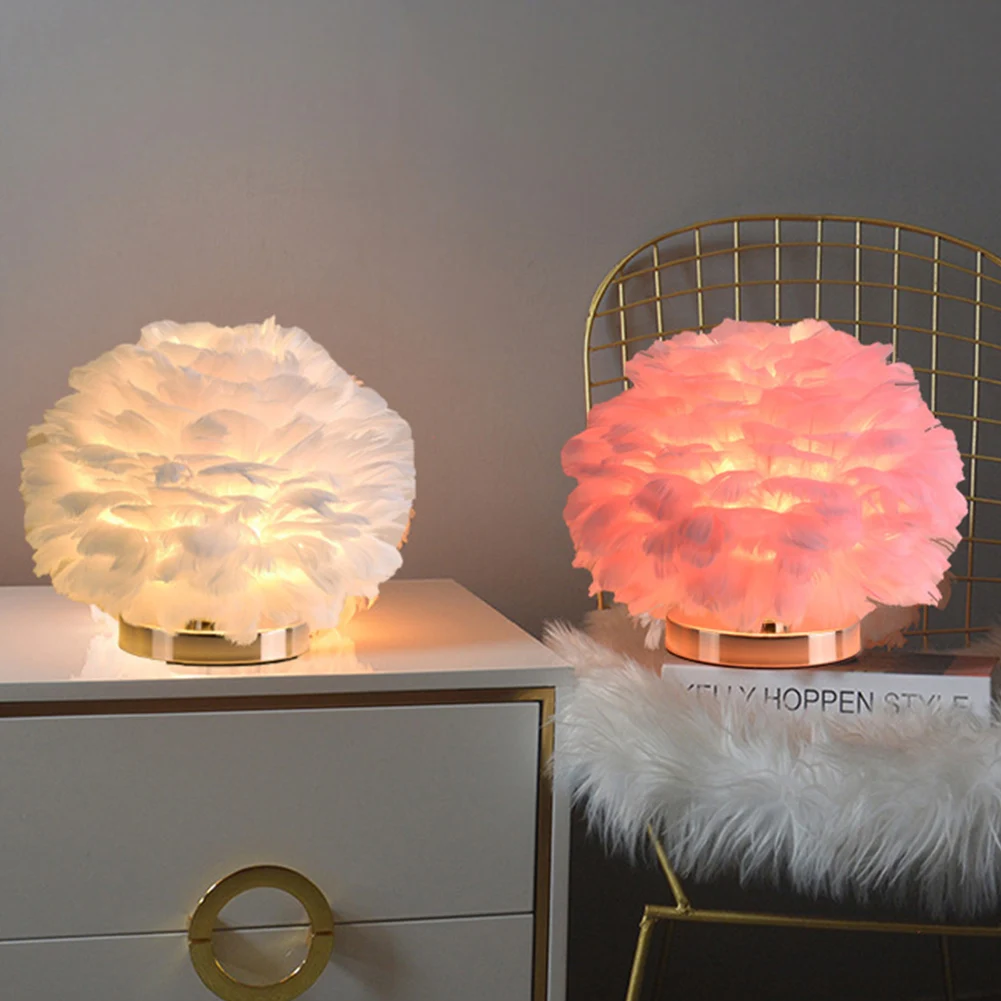 LED Feather Table Lamp Bedside Lamp Creative Feather Lampshade For Home Living Room Bedroom Romantic Decoration(With light bulb)