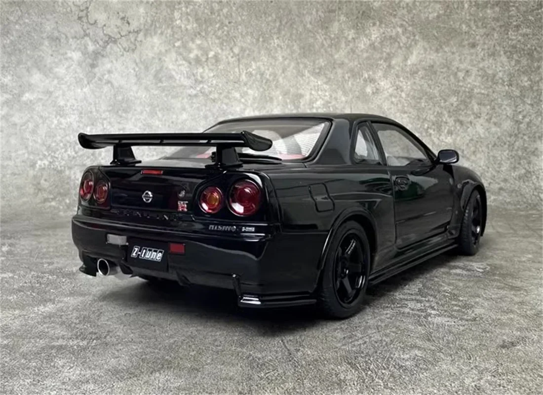 AutoArt 1:18 For NISSAN GT-R R34 Z-tune nismo Diecast Car Model Toys Gifts hobby Silver/BlackPurple Collection Display