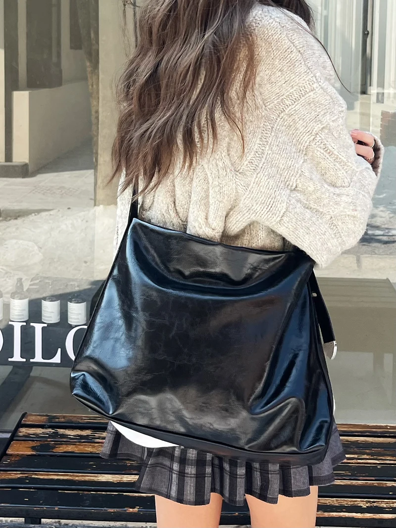 

2025 New Bla Soft Leather Large Capaci Commuter Casual Tote Bag Women's Bag Korean Faion Single oulder Slant Bag