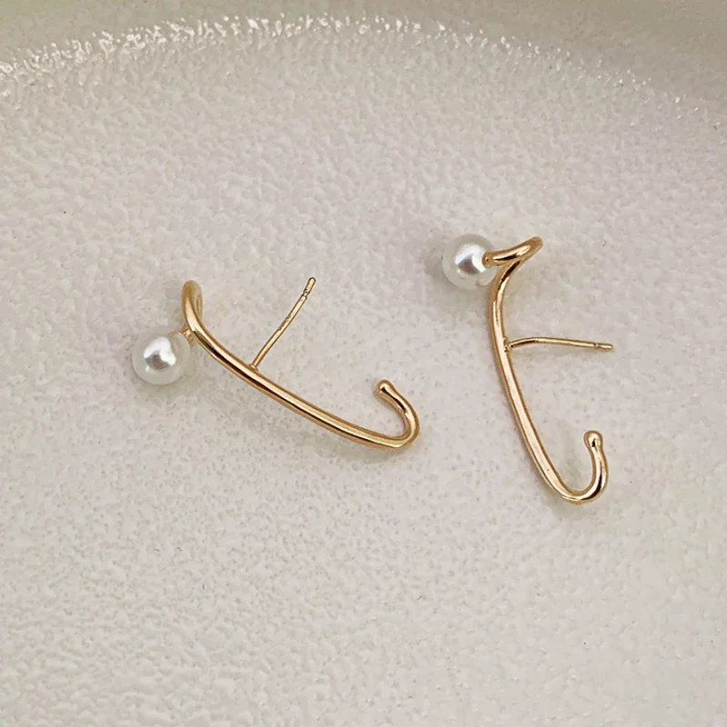 Trendy Jewelry 2024 Trend New European and American Design Snake shape Metal Clip Earrings For Women Fashion Accessories