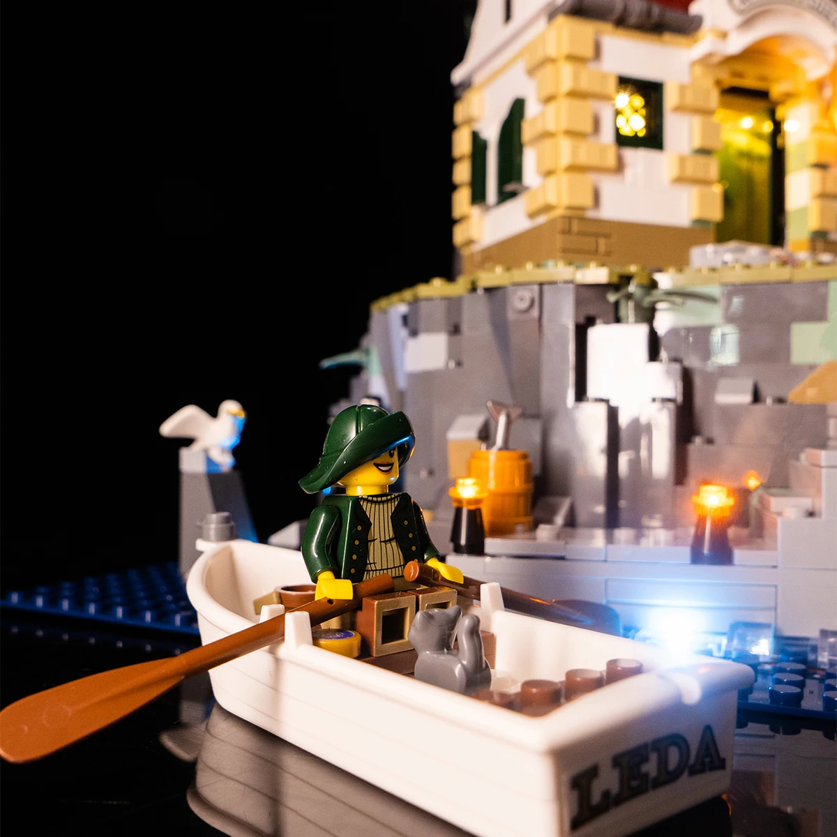 DIY LED Light Kit Motorized Lighthouse LED Kit Remote Light Set for 21335 Coastal Building Model (Lights Only)