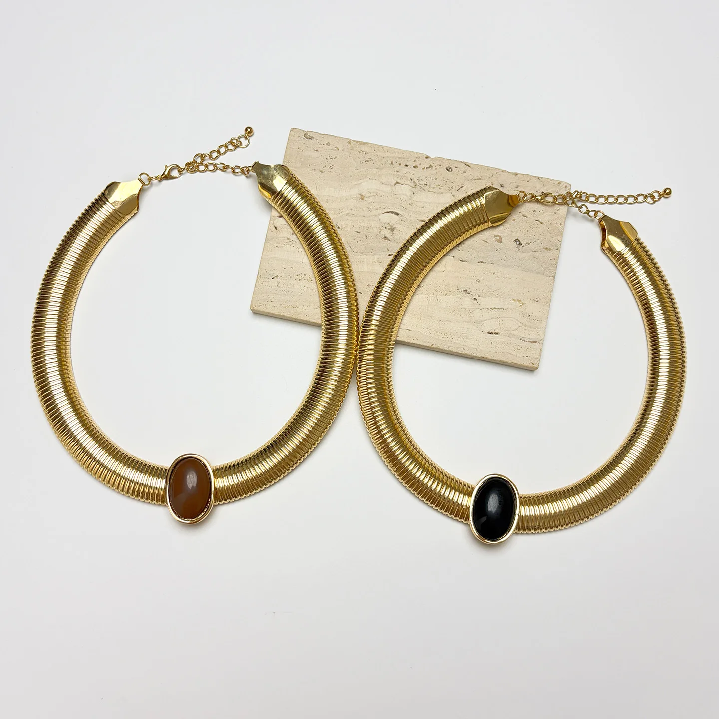 Snake Chain Chokers Necklace for Women Men Vintage Oval Resin Gemstone Torques Punk Nightclub Statement Jewelry Accessories