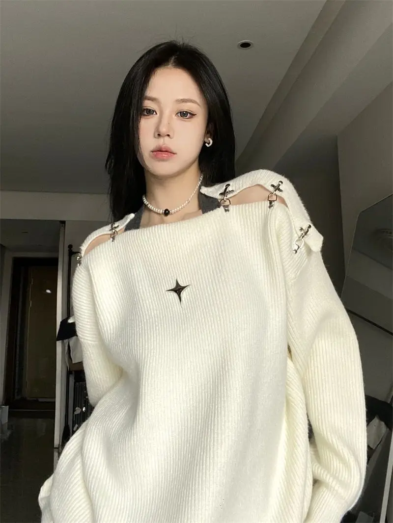 Y2K Knitwear Aircraft Buckle Hottie Off Shoulder Sweater Female Design Sense One Shoulder Hollowing Out Atmosphere Top Autumn