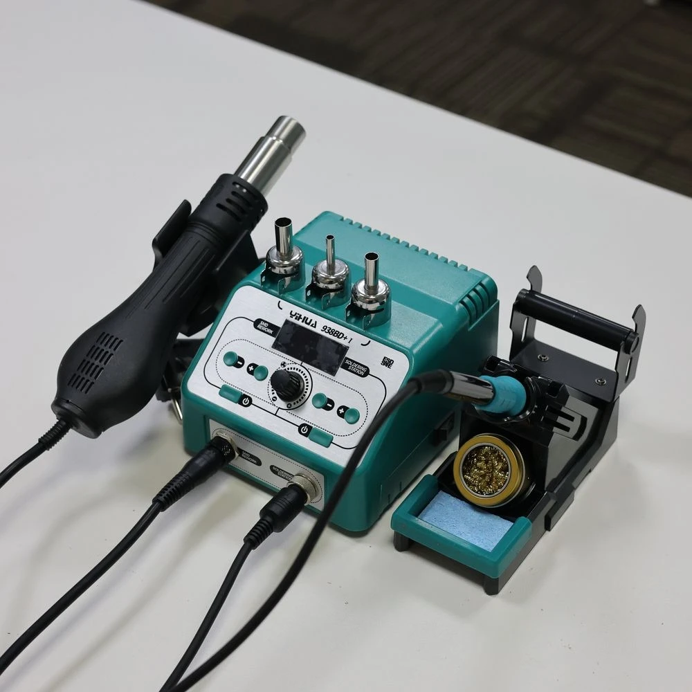 

YIHUA 938BD+-I Temperature Correction Soldering Kit with Brushless Fan, 110V-240V for Desoldering & Shrink Wrapping