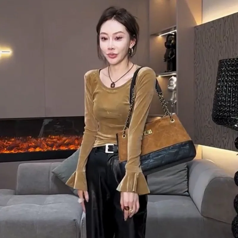 Velvet T-irt Women's Design Sensation Faionable Bell Sve Base irt Versatile French Sle Slim Fit Pure Color TT663