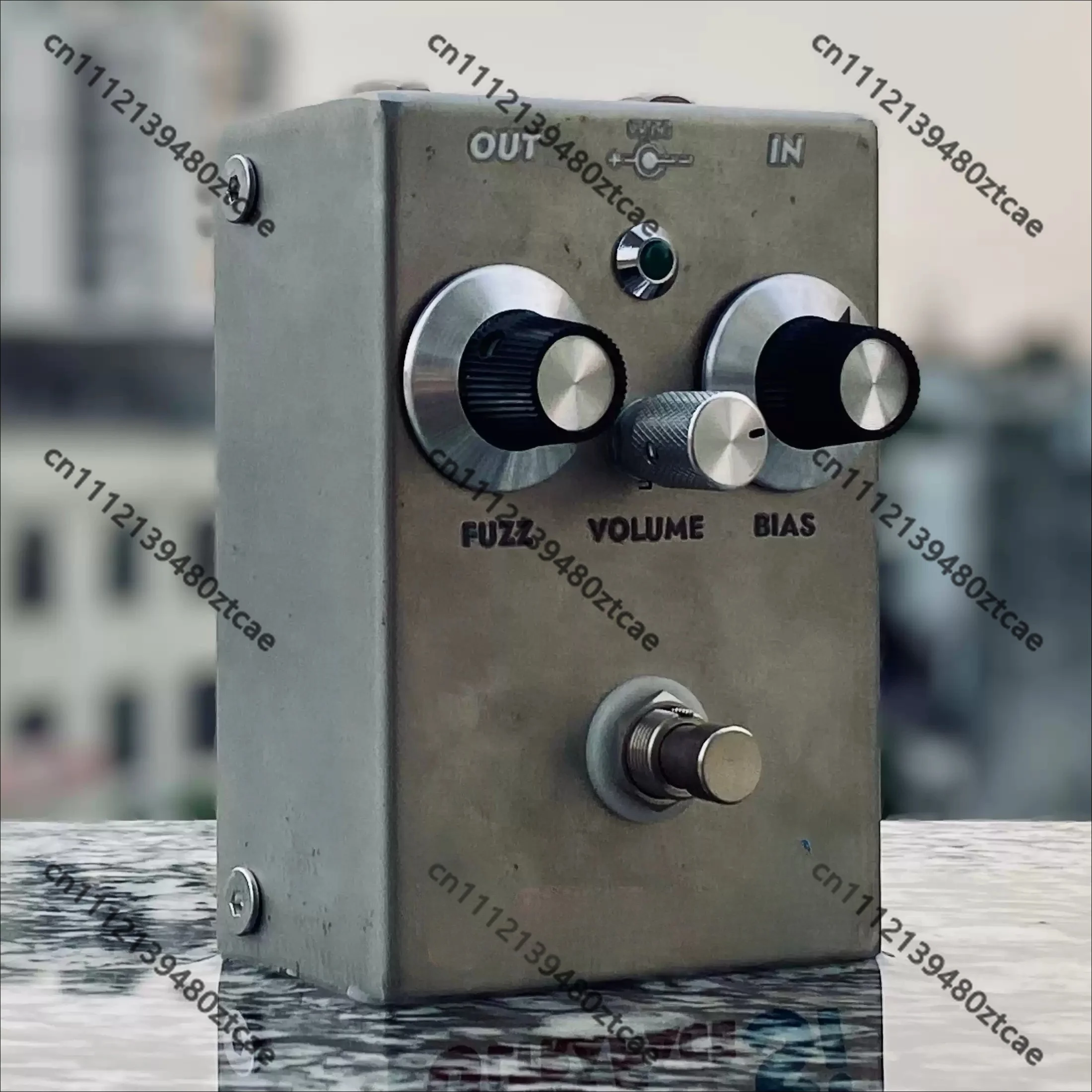 Replaceable Transistor Analog Fuzz Pedal Vintage Warm Mid Tone Effects Device for Guitar Studio Live Performance
