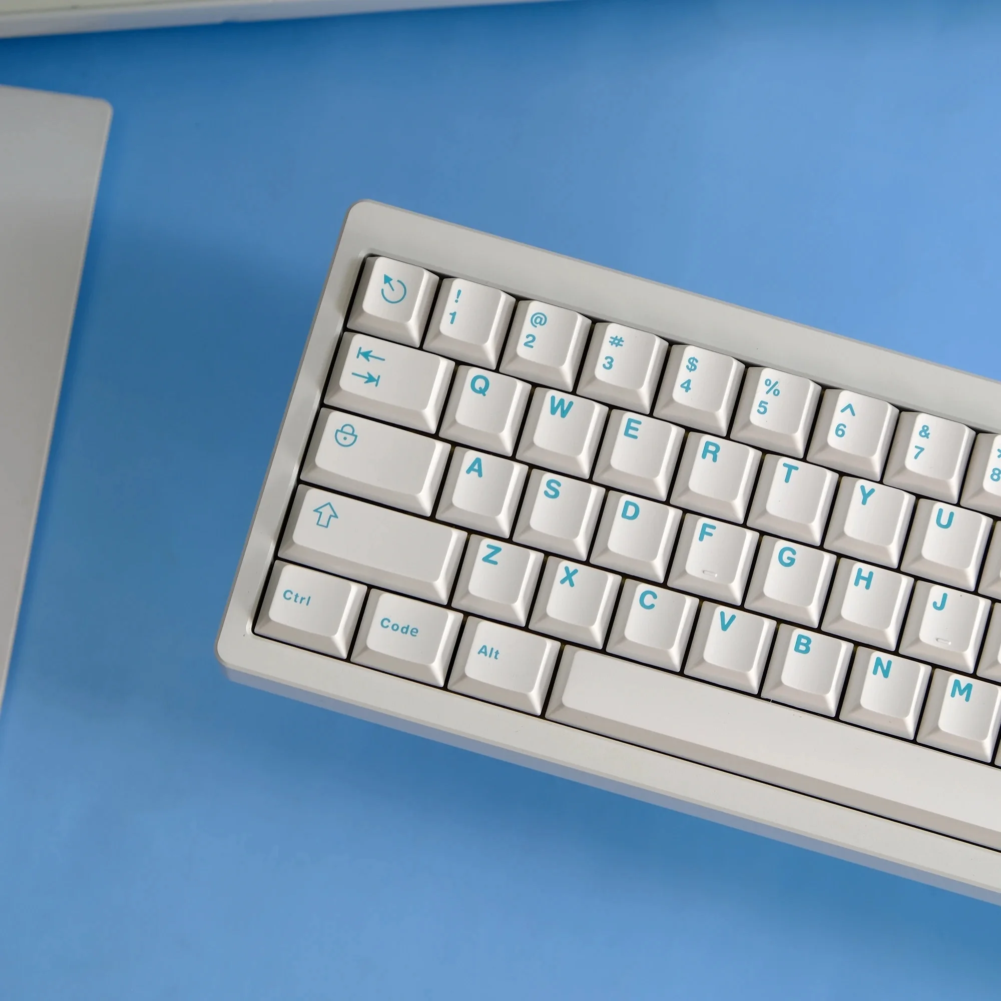White Blue Custom Keyboard Keycaps PBT Double Shot Keycaps 121 Keys Cherry Profile for Cherry MX Switches Mechanical Keyboard