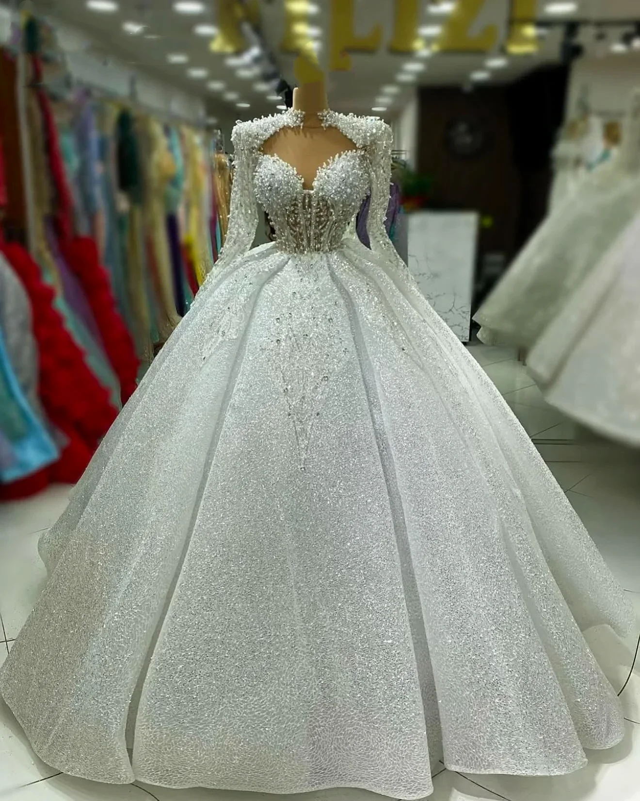 New Long Sleeves Wedding Dresses A-Line Pearls Elegant Wedding Gowns Chapel Brides Dresses Vestido Blanco Customized