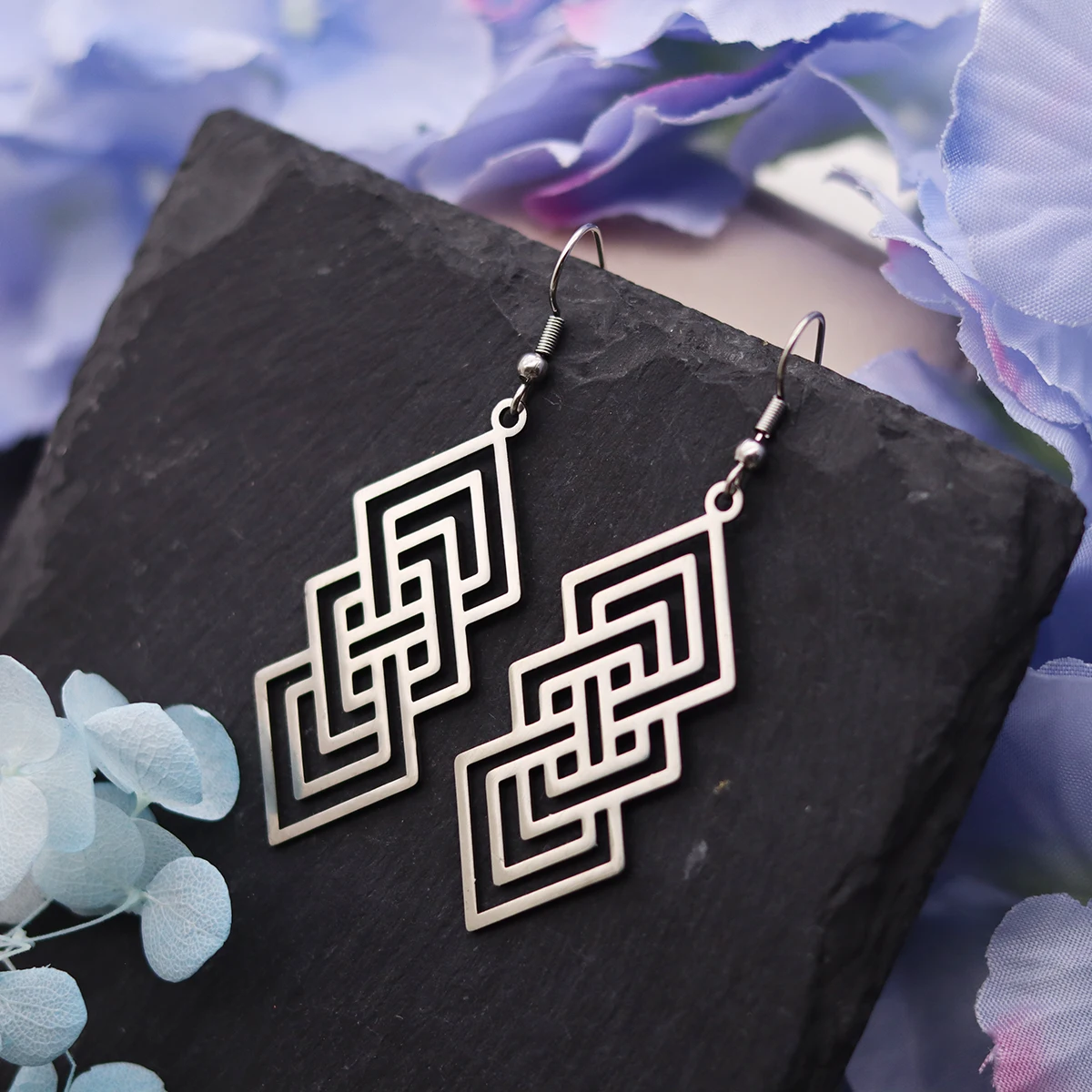 Image of Dreifach-Quadrat-Ohrringe mit geometrischem Muster für Damen, Quasten, lange Kunstlinie, Ohrhaken, Edelstahl, Schmuck, Ohrknorpelpunktion