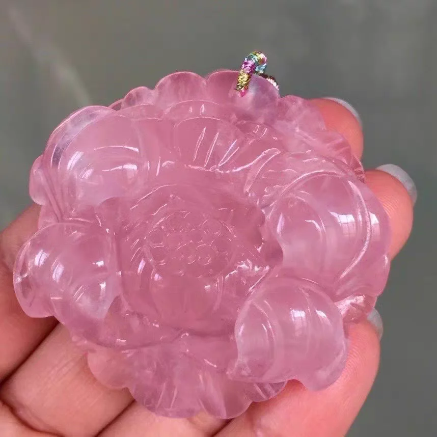 

Natural Pink Rose Quartz Women Pendant Necklace Flower Madagascar 55x15mm Rose Quartz Fashion Jewelry AAAAA