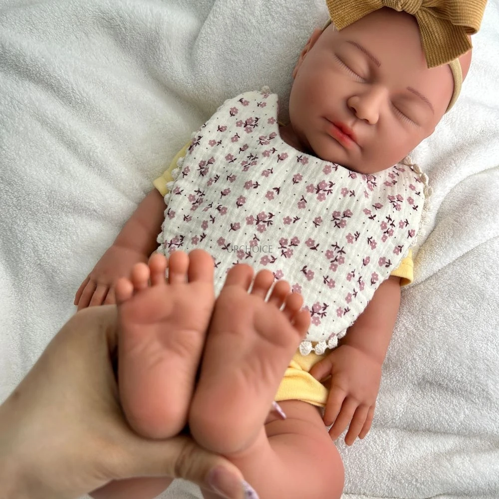 22 بوصة مصنوعة يدويا وزن السيليكون ولدت من جديد طفلة 8.6lb لمسة ناعمة الشعور دمية مقاومة للماء للآباء الحوامل المجموعات