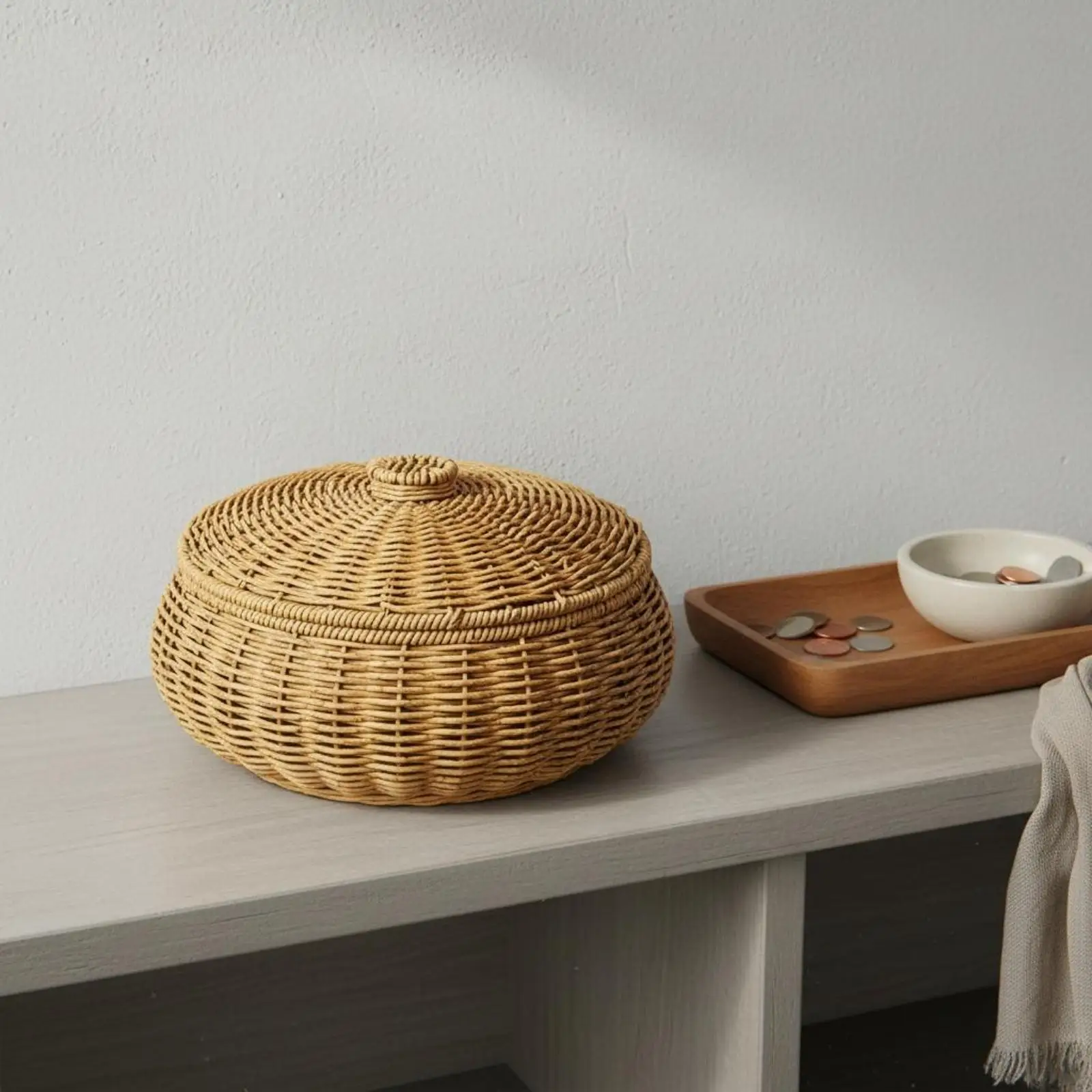 Wicker Basket with Lid Round Storage Handwoven Rattan Style Container for Fruit Snacks Kitchen Counter Organizer Decor