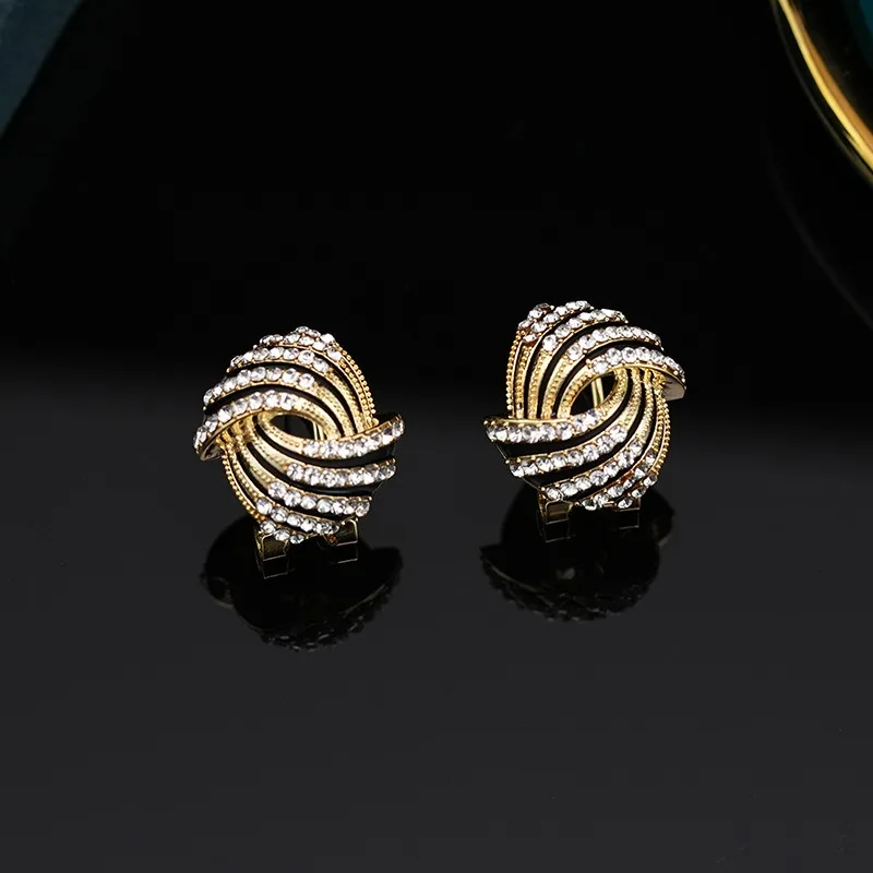 

Серьги-гвоздики 2024 года, новые, черные, в полоску, с цирконами, легкие, роскошные, стильные, модные, с эффектом полного покрытия бриллиантами