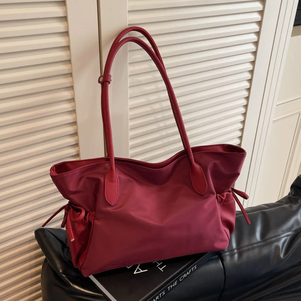 

Literary Casual Nylon Shoulder Bag Lightweight Zipper Nylon Cloth Tote Bag Korean Style Large Capacity Underarm Bag Student