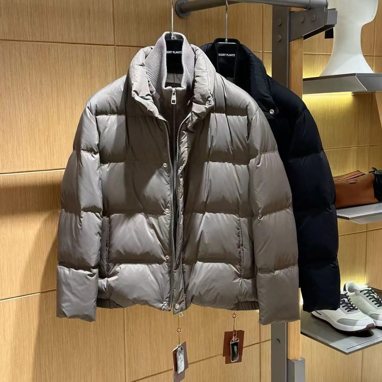 เสื้อแจ็คเก็ตขนเป็ดแบบเรียบง่ายสไตล์อิตาเลียนสำหรับผู้ชาย รุ่น 25ss