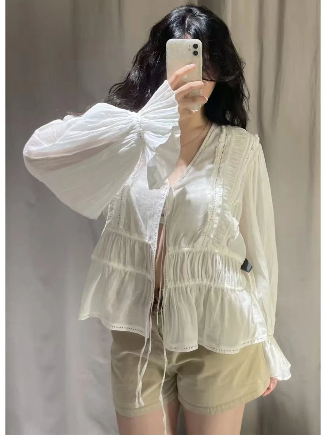 เสื้อเบลาส์ลูกไม้แต่งขอบสไตล์โรแมนติก รุ่นใหม่ล่าสุด แฟชั่นผู้หญิง ฤดูใบไม้ผลิ ฤดูใบไม้ร่วง ผ้าโพลีเอสเตอร์ แขนยาว ทรงบาง