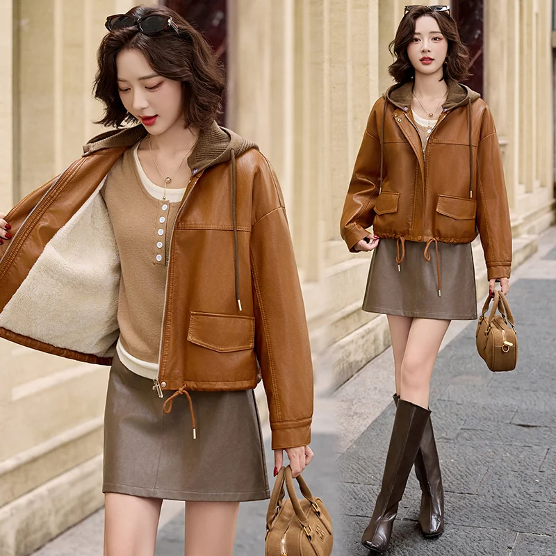 Veste en cuir PU pour femme, automne-hiver 2026, doublée polaire, courte, ample, à capuche tricotée, décontractée, vêtements d'extérieur, streetwear féminin