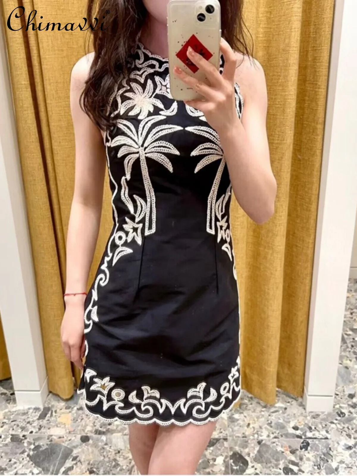 

2024 Summer Chinese Style High-End Vintage Embroidered Sleeveless Round-Neck High Waist A-Line Black Short Tank Dress for Women