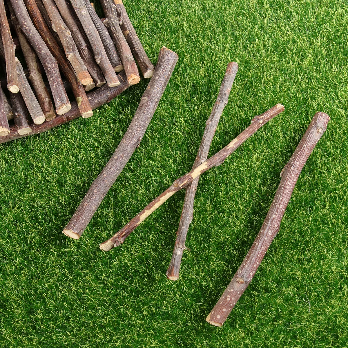 

60Pcs Pet Teeth Grinding Applewood Rod Natural Wooden Chewing Aid for Hamsters Guinea Pigs Chinchillas Stress Reduction
