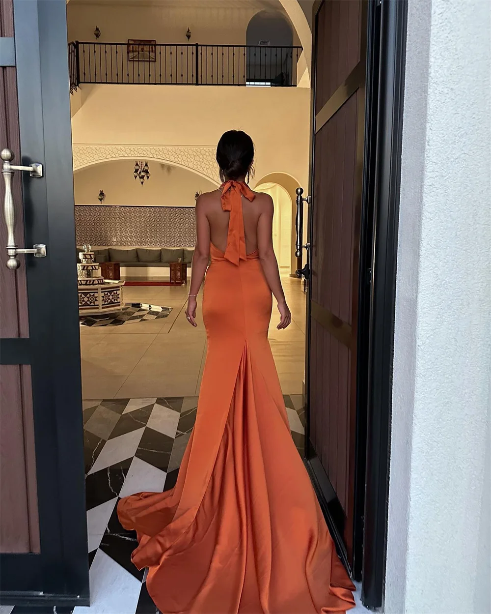 Mila Orange Halter Neck Backless Prom Dresses Sleeveless Customized Evening Woman Dresses Court Train vestidos de fiesta 2025