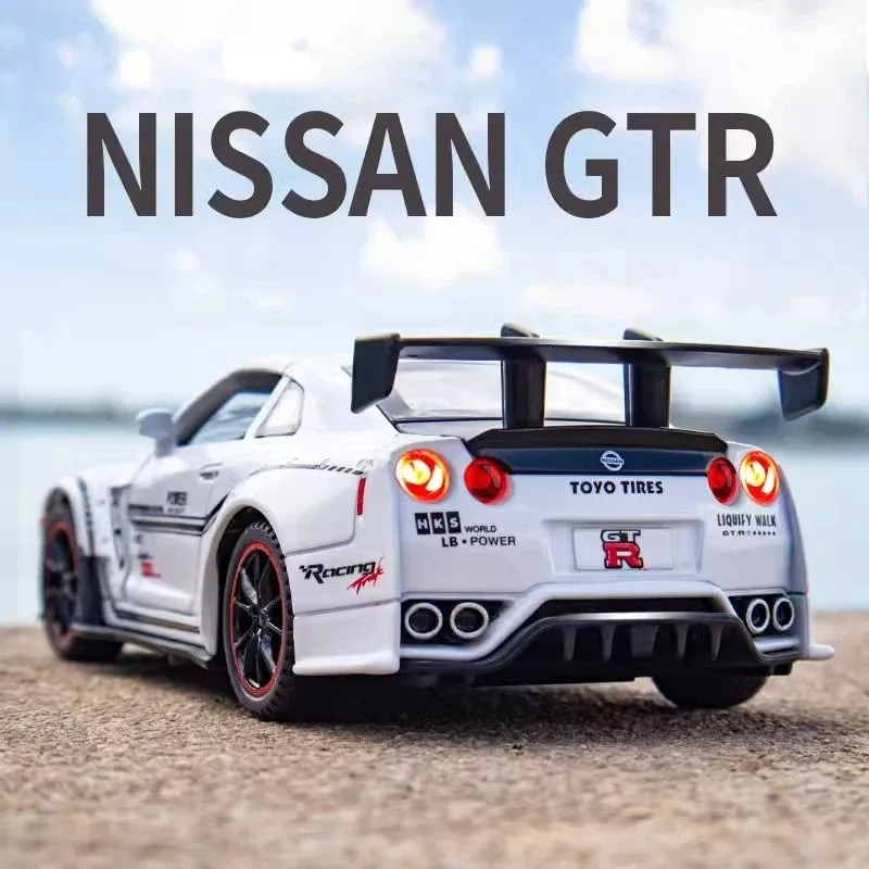 1:32 GTR R35 Alloy Sports Car Diecast Model Sound & Light Desktop Collection Decorative Gift Boy Display Ornament