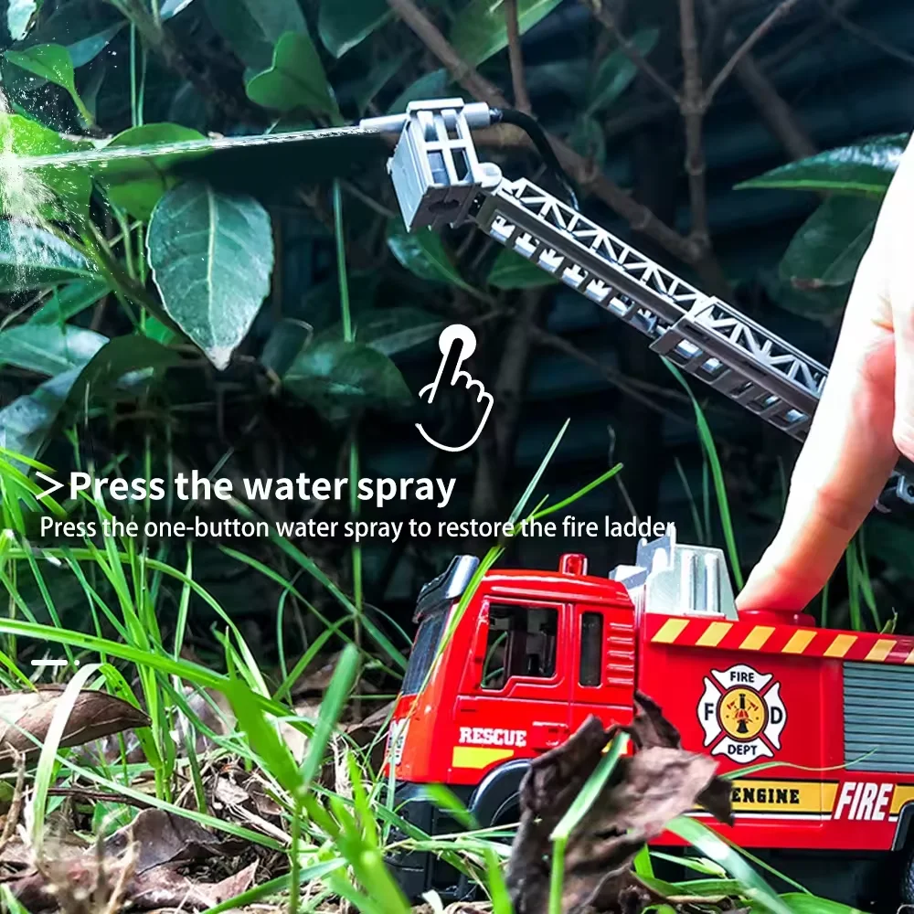 1:50 Fire Truck Diecast Alloy Sprinkler Toy with Light Music Water Simulation Spray Rescue Car Children\'s Toy Birthday Gifts