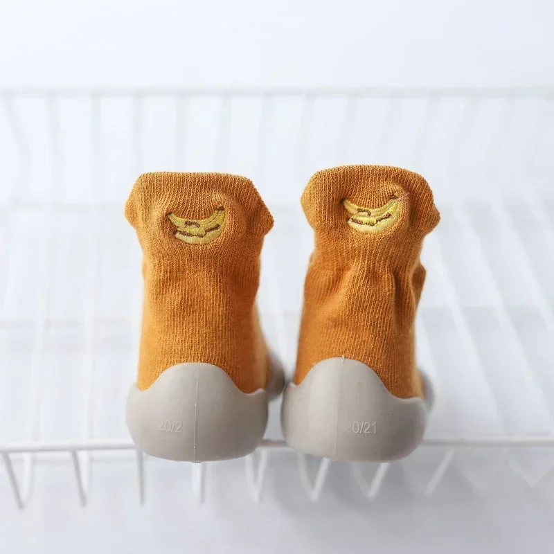 

Новая детская обувь для малышей на мягкой подошве, вязаные детские носки и обувь с вышивкой, детские ходунки