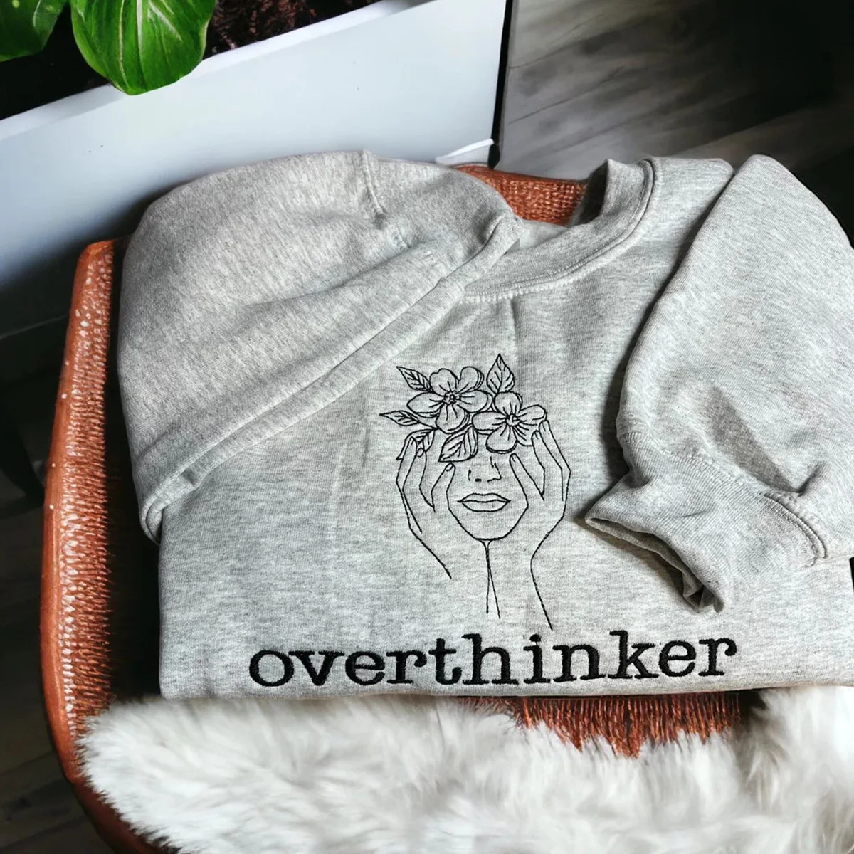 

Overthinker Aesthetic Embroidered Female Loose Thick Crewneck Sweatshirts Autumn Winter Casual Warm Pullover Ins Fashion Jumper