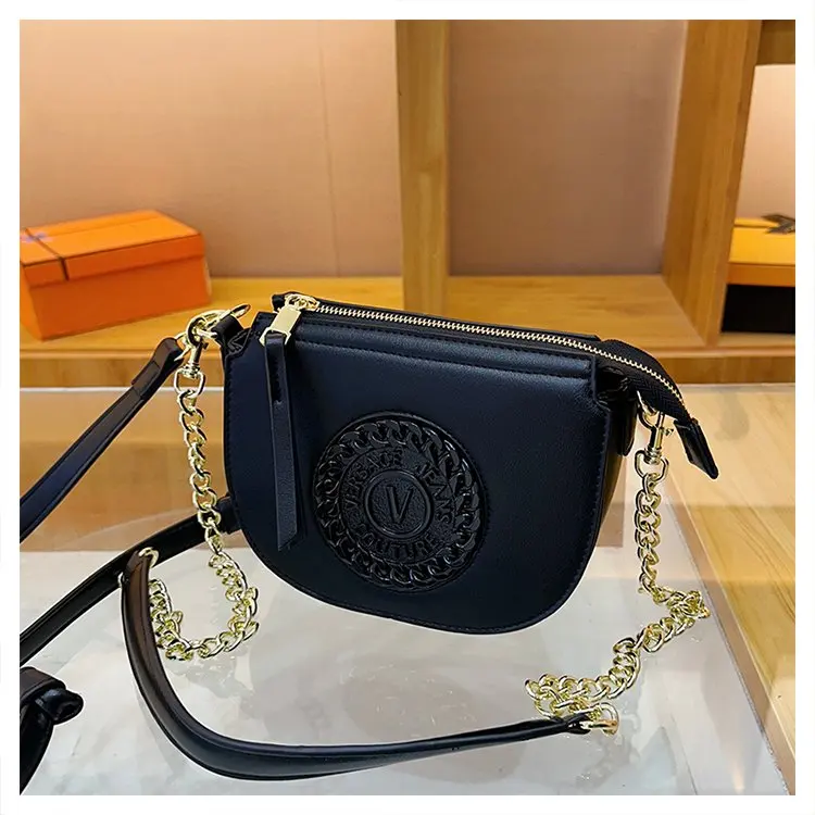 

‌2025 Women's Chunky Chain Saddle Messenger Bag-Versatile Crossbody Shoulder Purse,Fashion Underarm Bag for Casual/Office/Travel