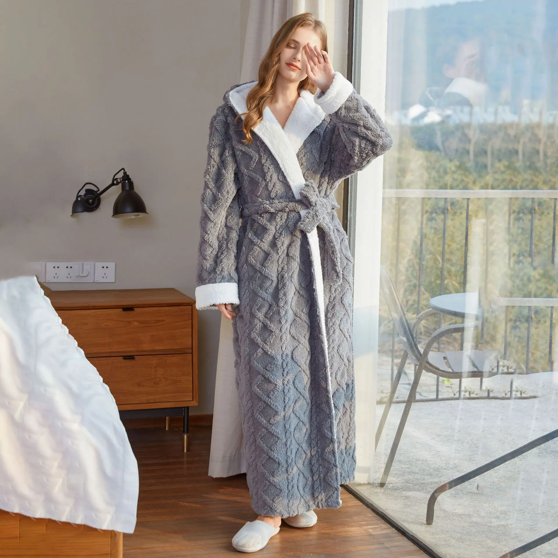 Thick Women Warm Bathrobe Solid Hooded Warm Ladies Dressing Gown Long Sleeve Fleece Pockets Flannel Bath Robe For Female