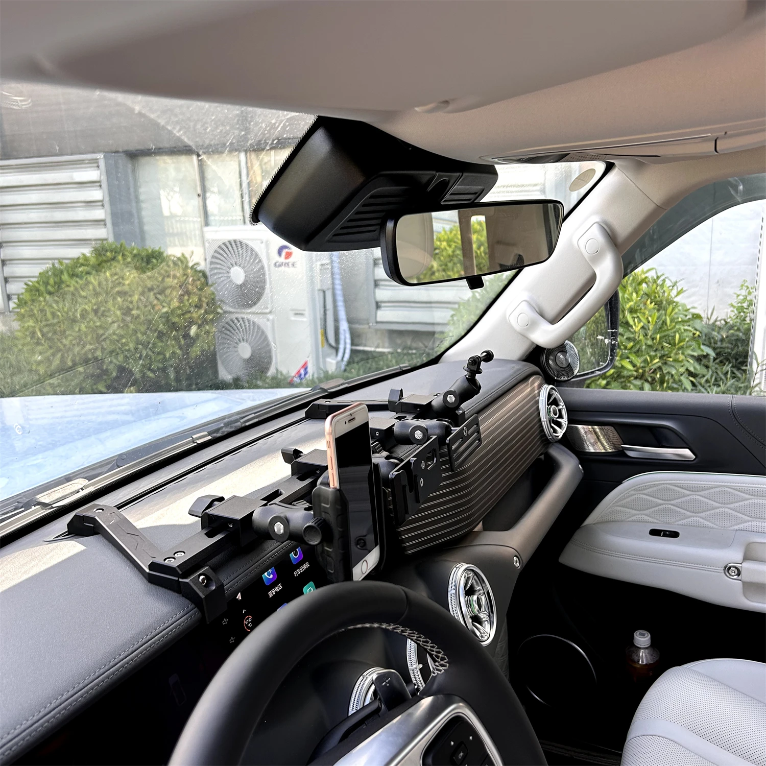 

For for GWM Tank 300 2020-2024 Console Phone Holder Dashboard Mount Adjustable Rotational Multi-Function Bracket Kit