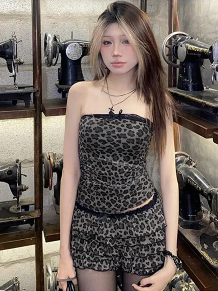 

Woman 2 Piece Set Outfit Sexy Leopard Print Sleeveless Wrap Chest Slim Short Pants Two Piece Outfits Bodycon simple Style Trendy