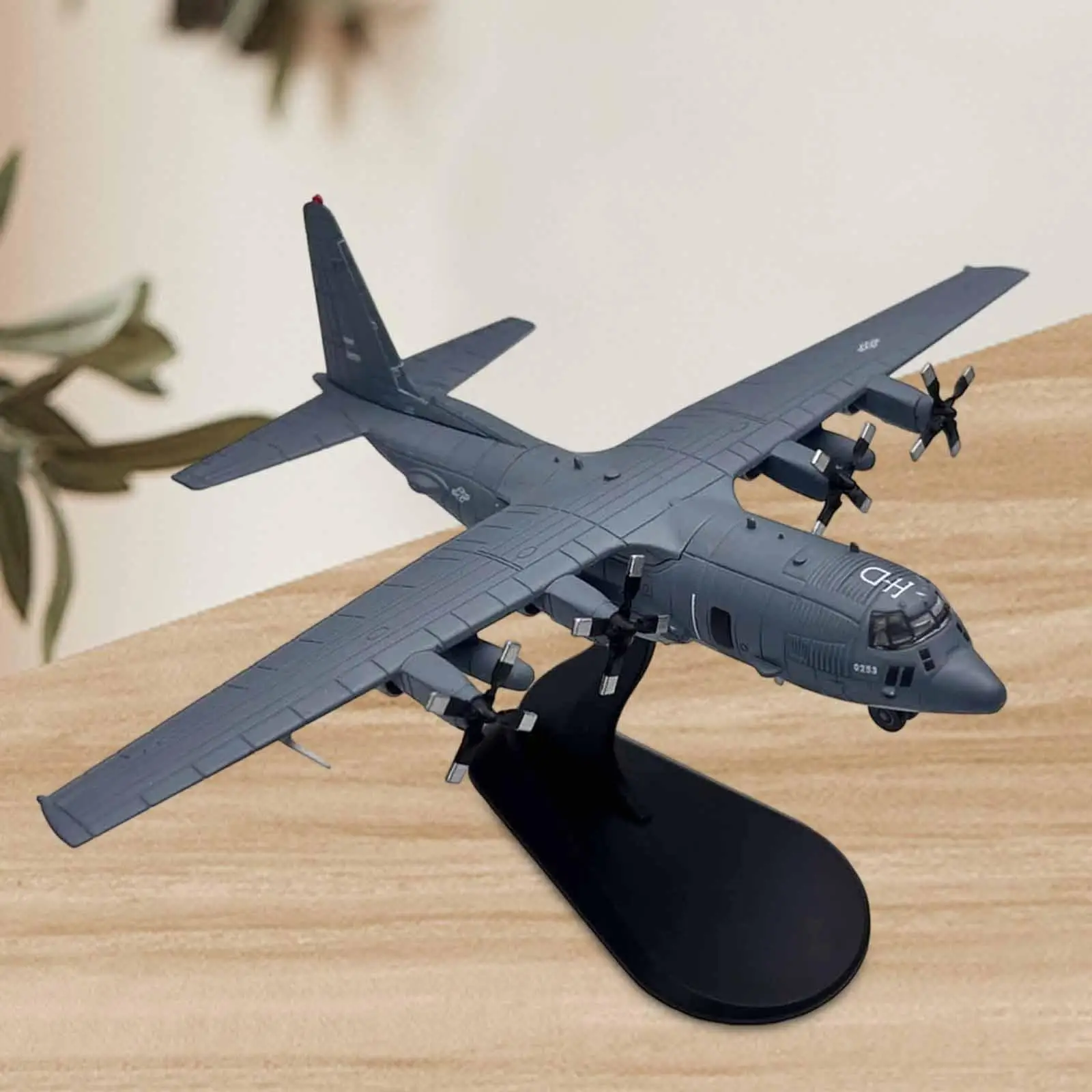1/200 -130U Fighter Replica Diecast Aircraft Aviation Commemorate for Display Alloy Aircraft Model for Bar, TV Cabinet, Home