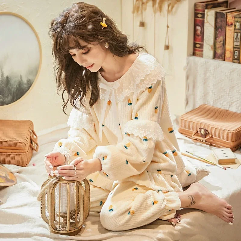 2024 New Coral Velvet Pajamas Women Winter Thickened Princess Style Loungewear Set Flannel Sweet Autumn Long Sleeved Homewear