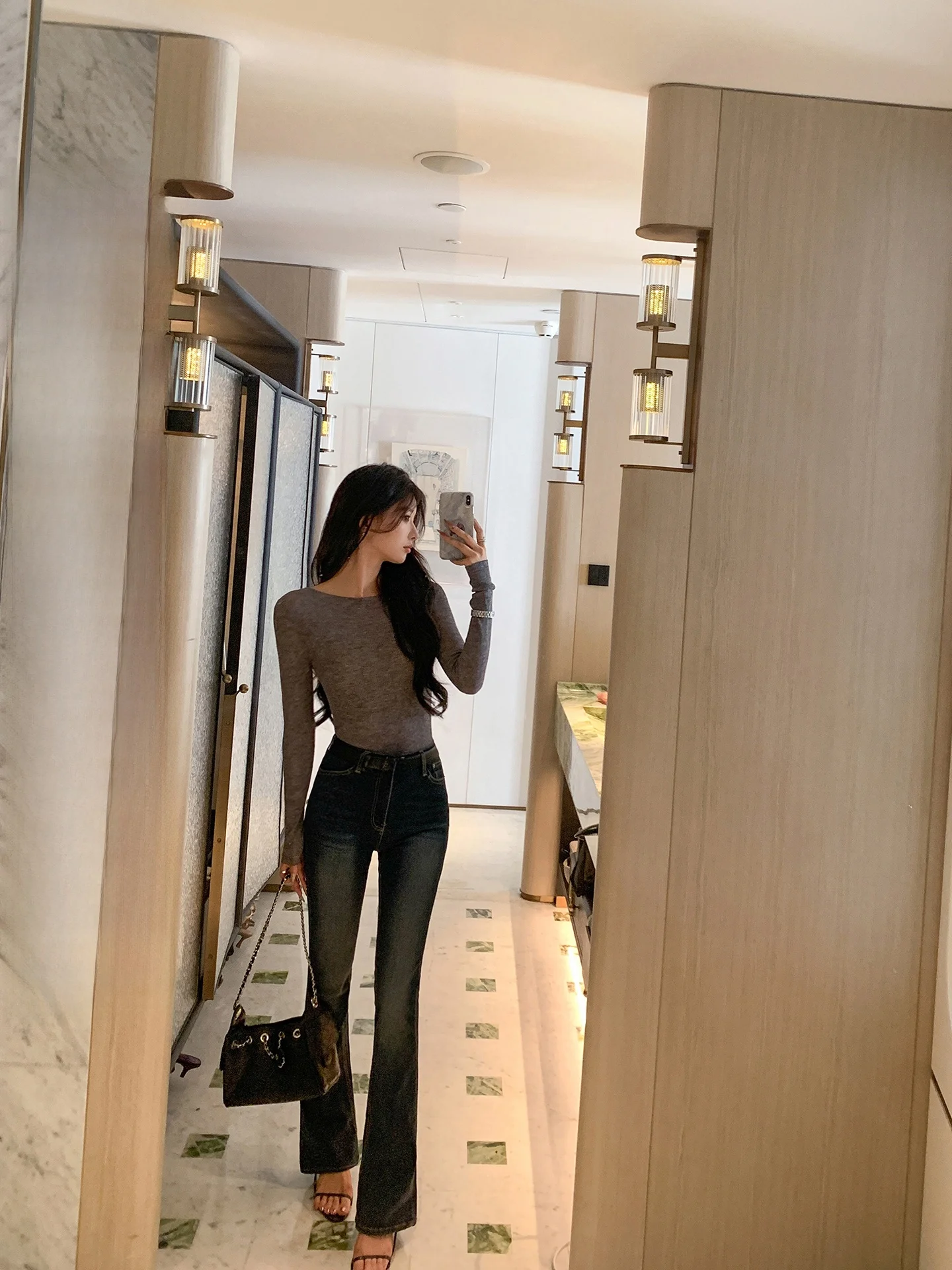 

Джинсы женские облегающие с высокой талией, модные, весенние, новые, удлиненные, с легким расклешением, длиной до щиколотки