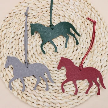 Simpatici ciondoli per borse a forma di cavallo in pelle, modelli animali creativi, ciondolo per borse da donna, zaino, accessori pendenti, regali