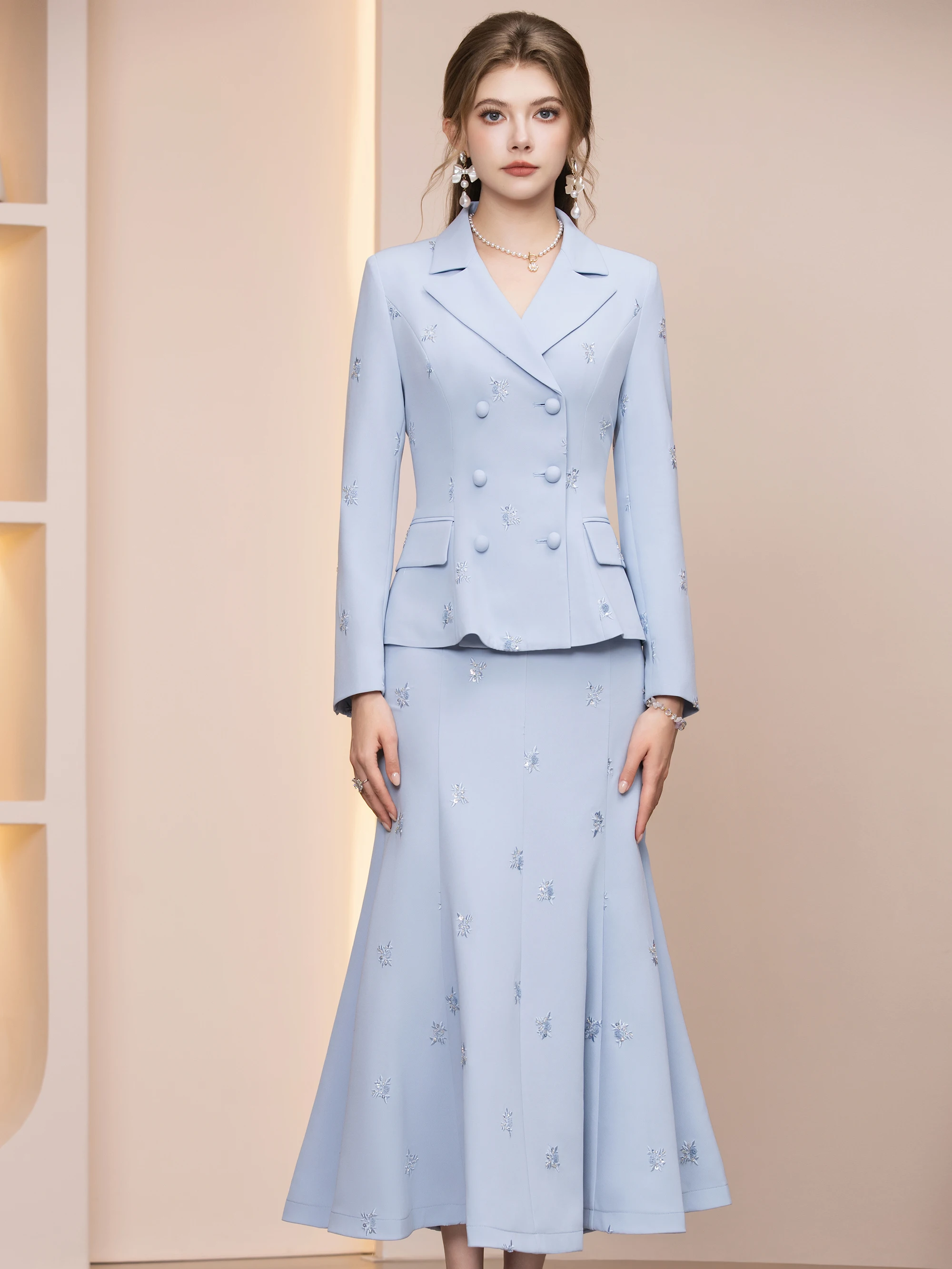 

Blue Embroidered Suit Set Ele Fi Tail Skirt And Blouse Ensemble for Important Ocns Spring 2026 Women's Faion